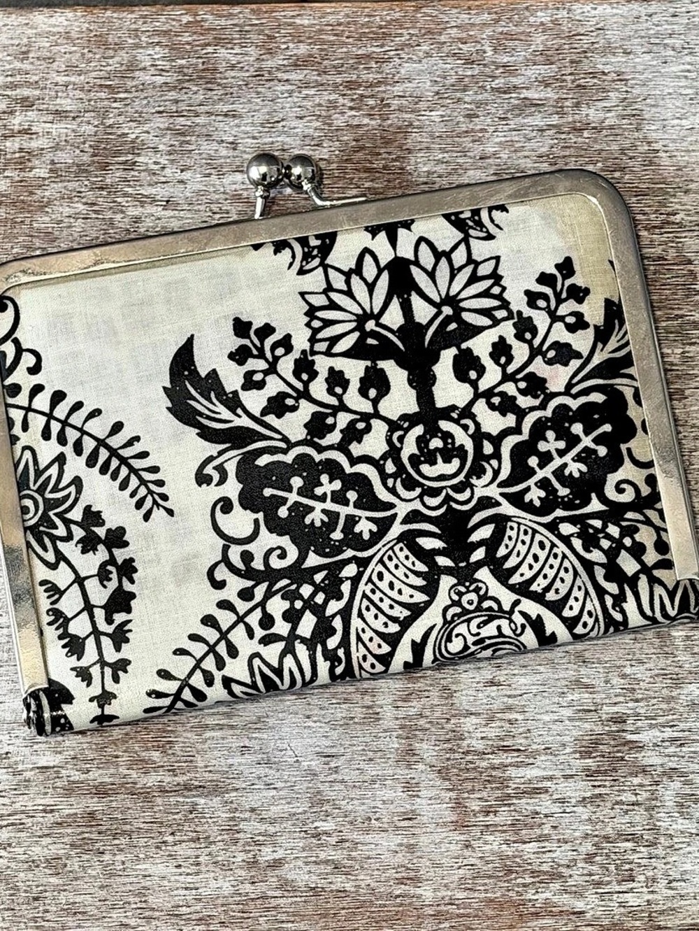 Vintage-Style Damask Kiss-Lock Clutch Wallet